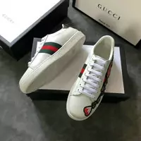 baskets paire de chaussures gucci femmes cowhide embroidery white